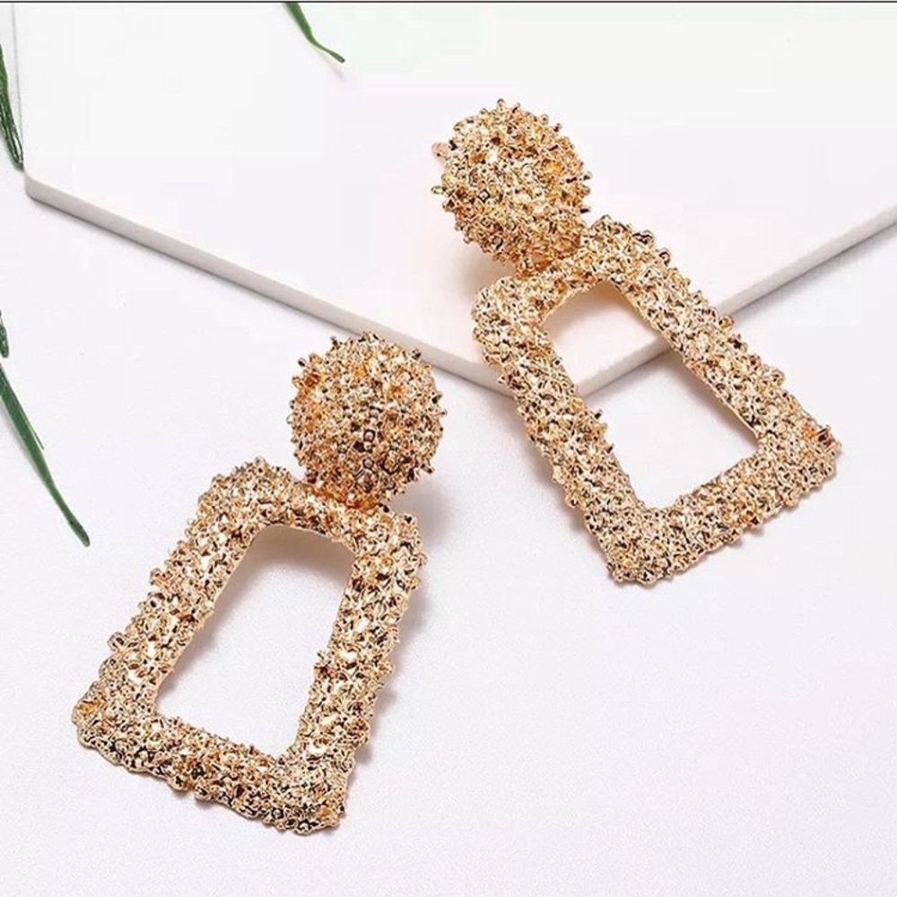 🔴𝟭𝟬/$𝟮𝟱🔴NEW Medium Quad Textured Earrings - Picture 3 of 13